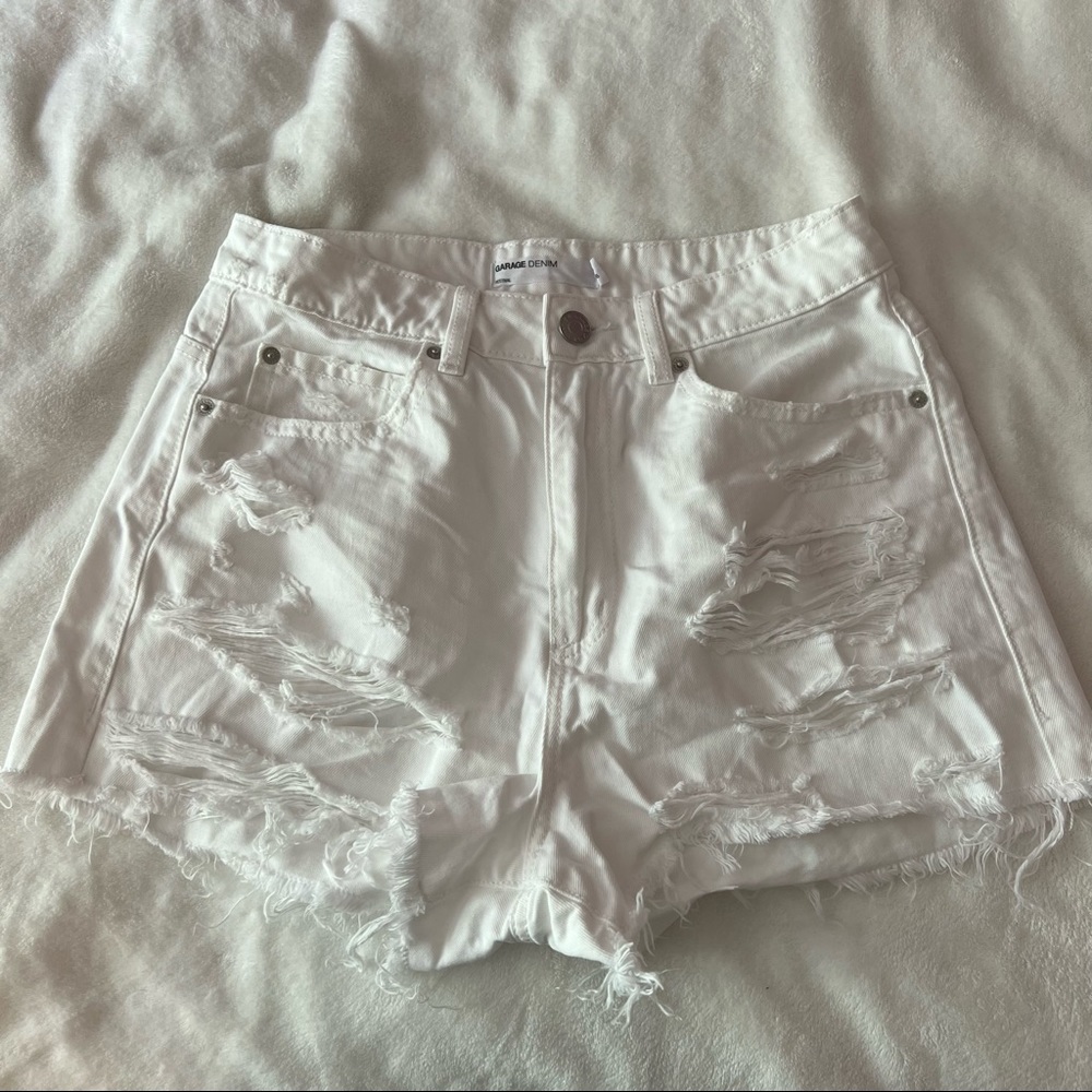 GARAGE festival style distressed white shorts size 07/28